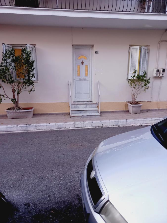 Στην Αυλή Της Ράχης Leilighet Kalamáta Eksteriør bilde