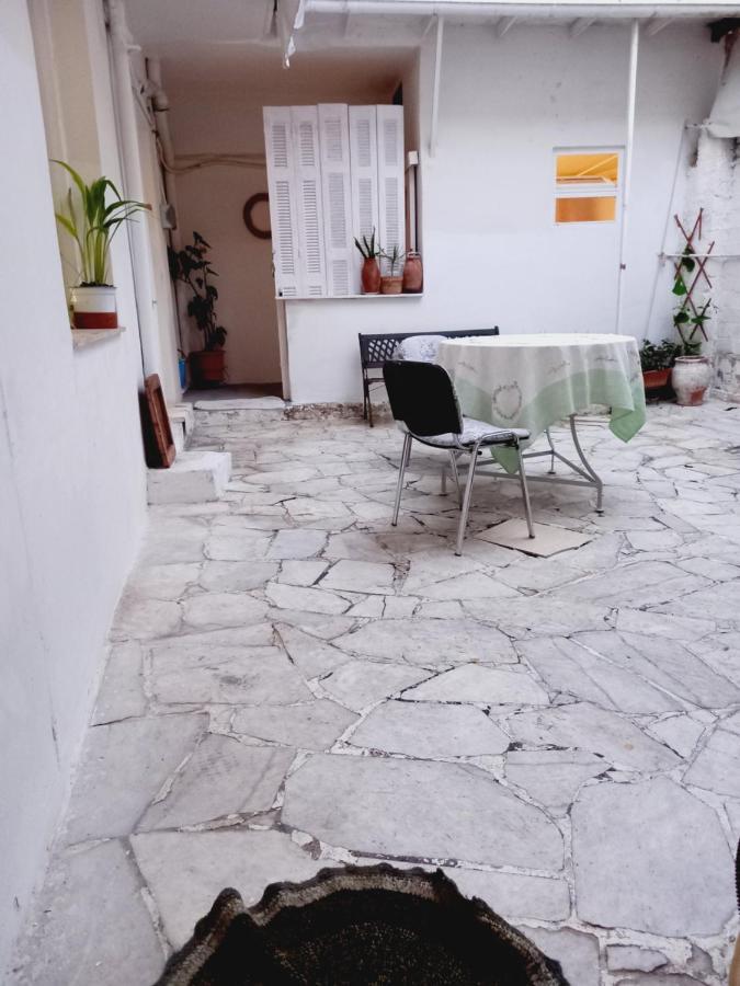 Στην Αυλή Της Ράχης Leilighet Kalamáta Eksteriør bilde